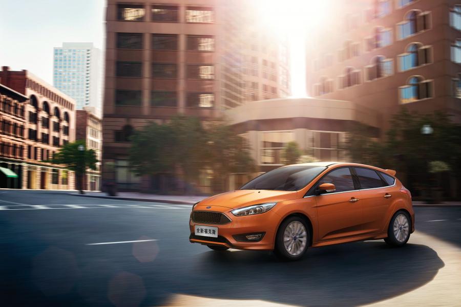  Ford Focus S 2015 года  (CN) (фото 4 из 4)